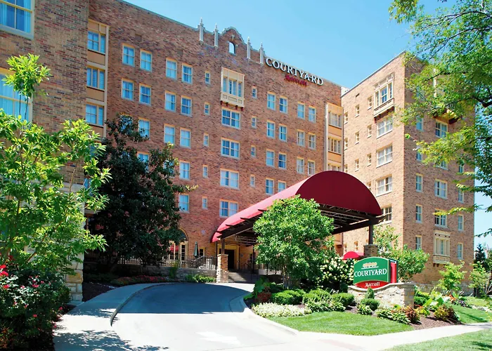 3 star hotel: Courtyard Kansas City Country Club Plaza