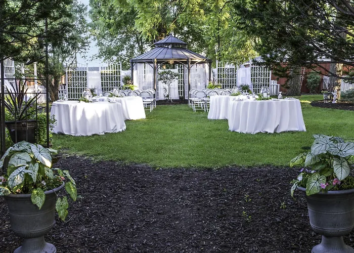 Silver Heart Inn & Cottages